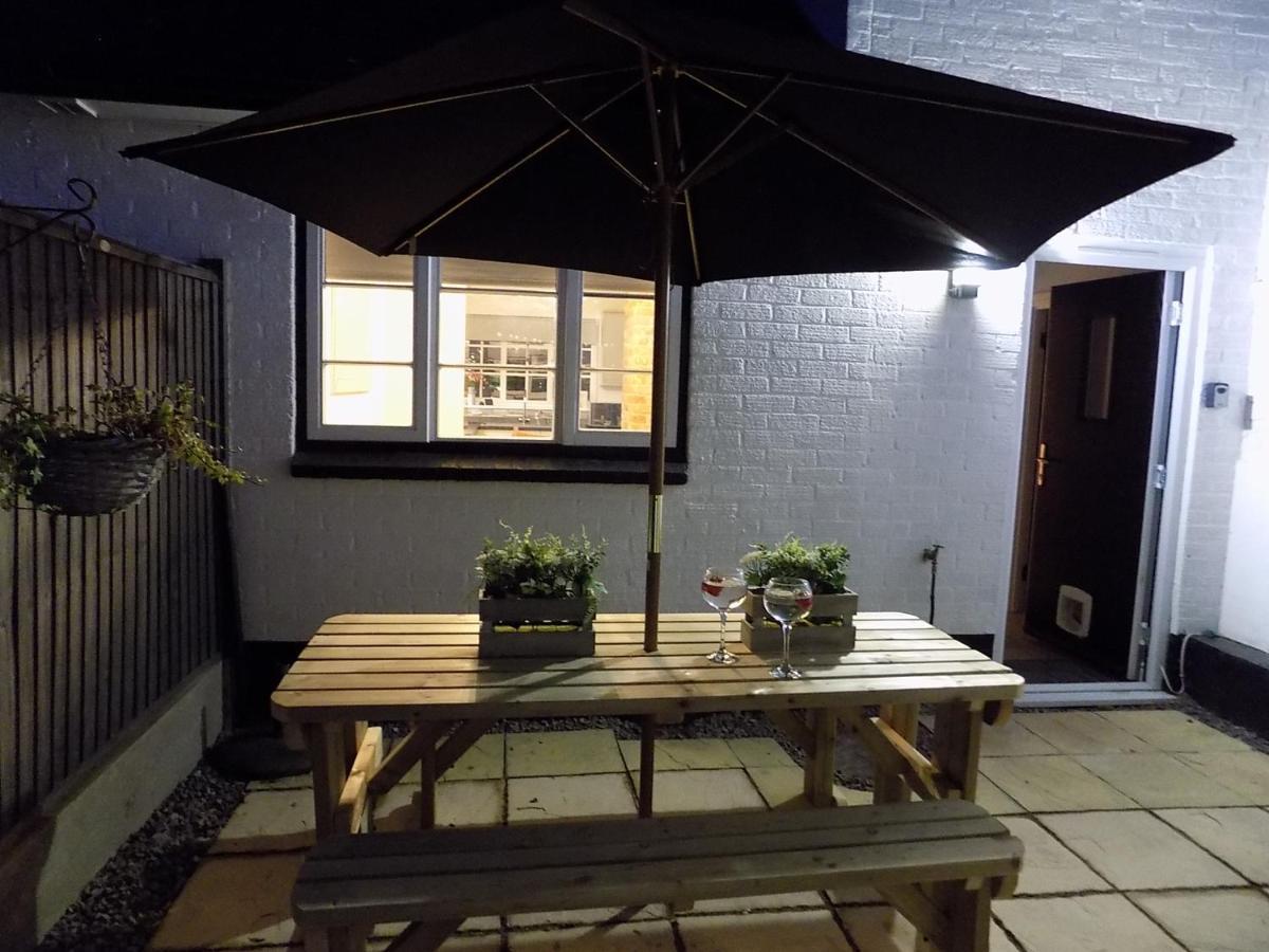 Double Award Winning 1700'S Grd 2 Listed Cottage Near Stonehenge เอมส์เบอรี ภายนอก รูปภาพ