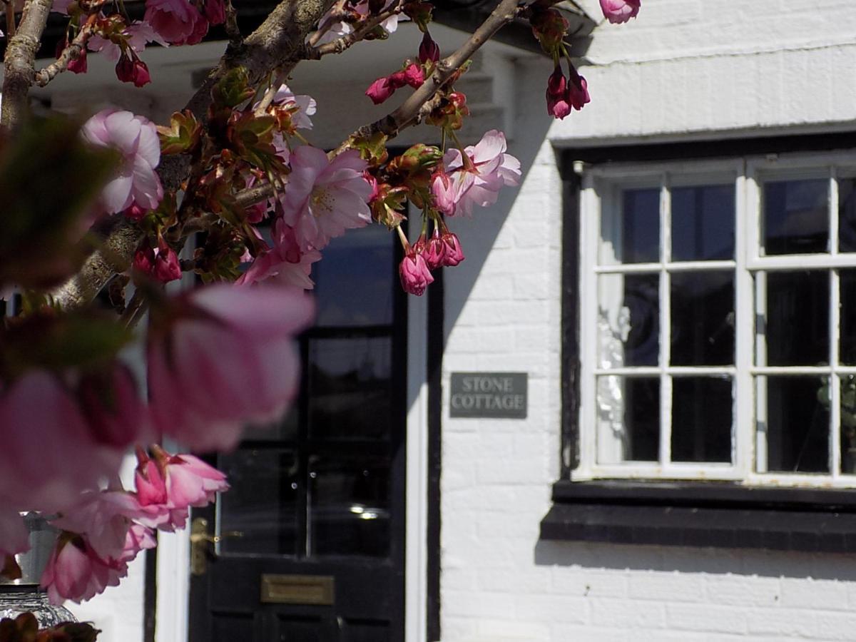 Double Award Winning 1700'S Grd 2 Listed Cottage Near Stonehenge เอมส์เบอรี ภายนอก รูปภาพ