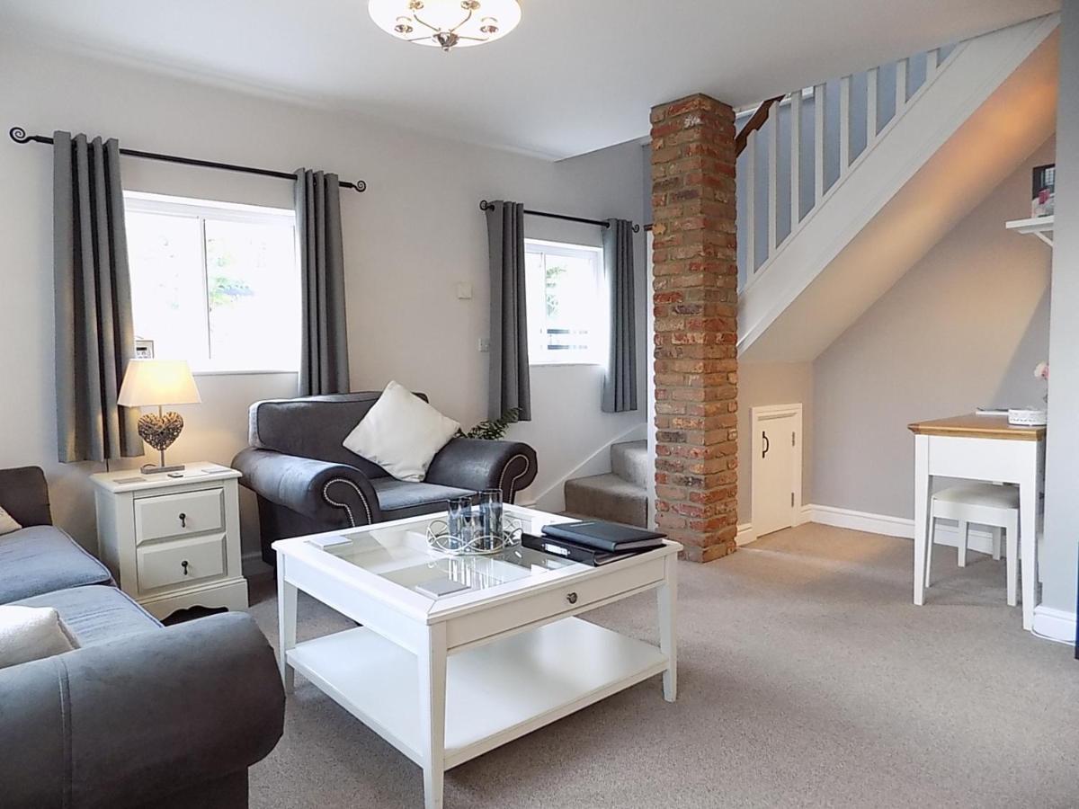 Double Award Winning 1700'S Grd 2 Listed Cottage Near Stonehenge เอมส์เบอรี ภายนอก รูปภาพ