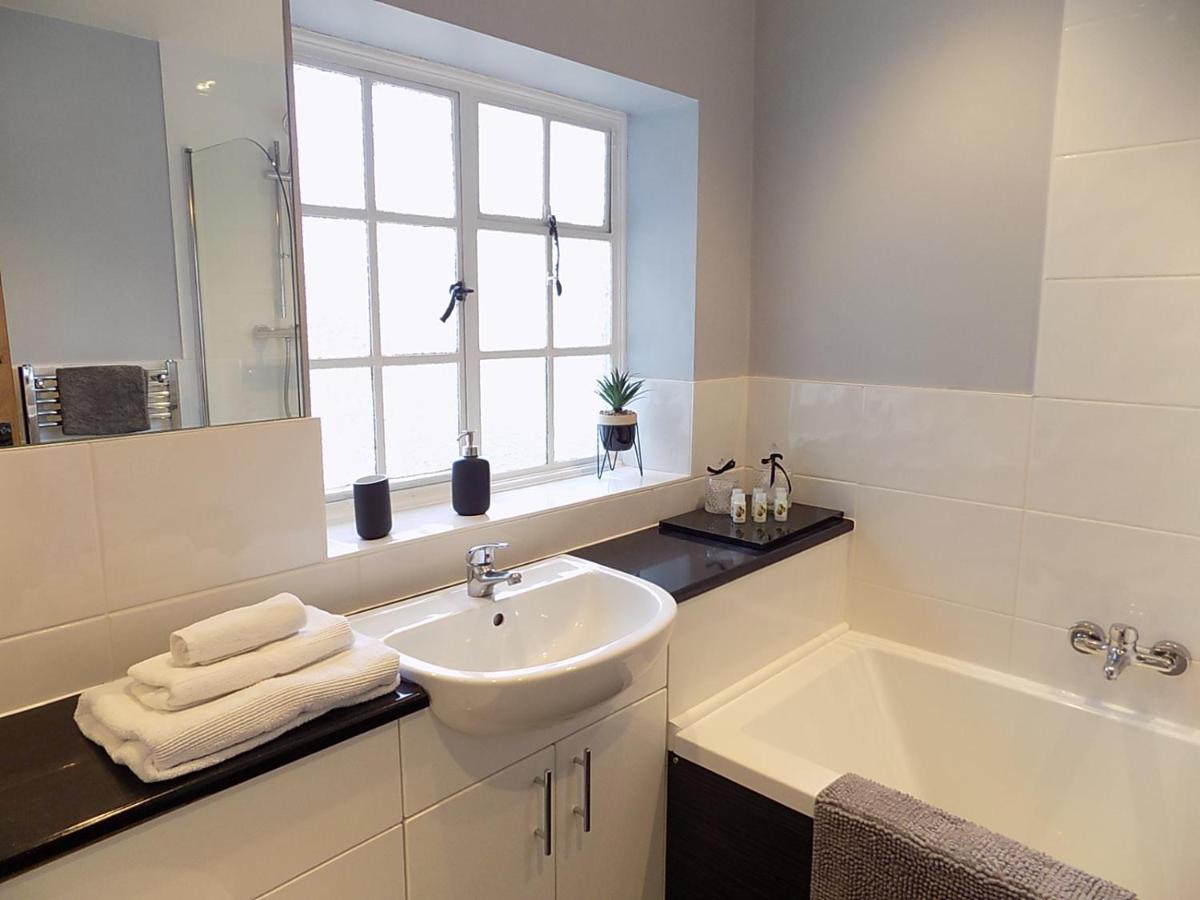 Double Award Winning 1700'S Grd 2 Listed Cottage Near Stonehenge เอมส์เบอรี ภายนอก รูปภาพ