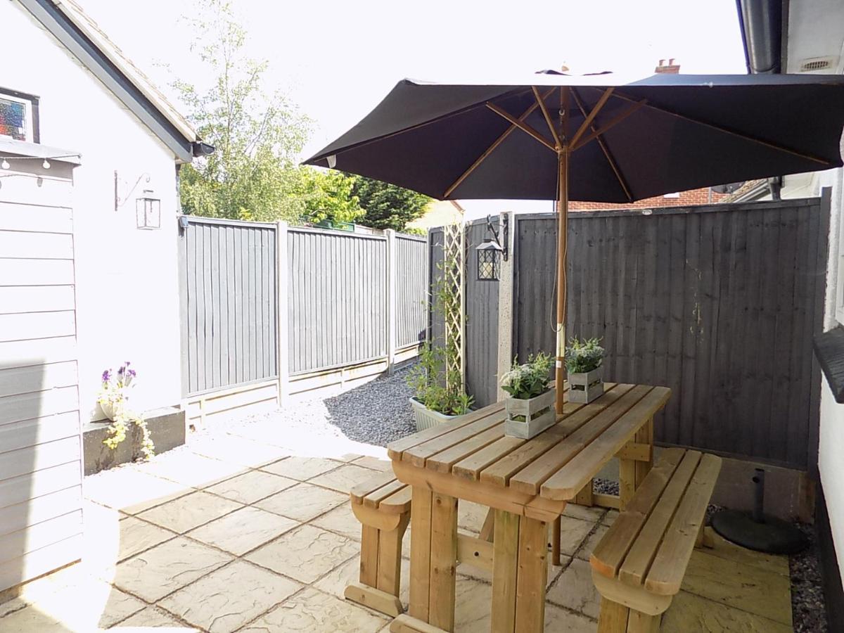 Double Award Winning 1700'S Grd 2 Listed Cottage Near Stonehenge เอมส์เบอรี ภายนอก รูปภาพ